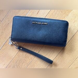 Michael Kors | Black Wallet Wristlet | Leather